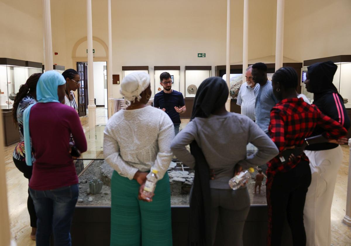 Descubren las Raíces Compartidas: Mujeres Africanas Explorando la Historia Canaria y sus Conexiones Culturales