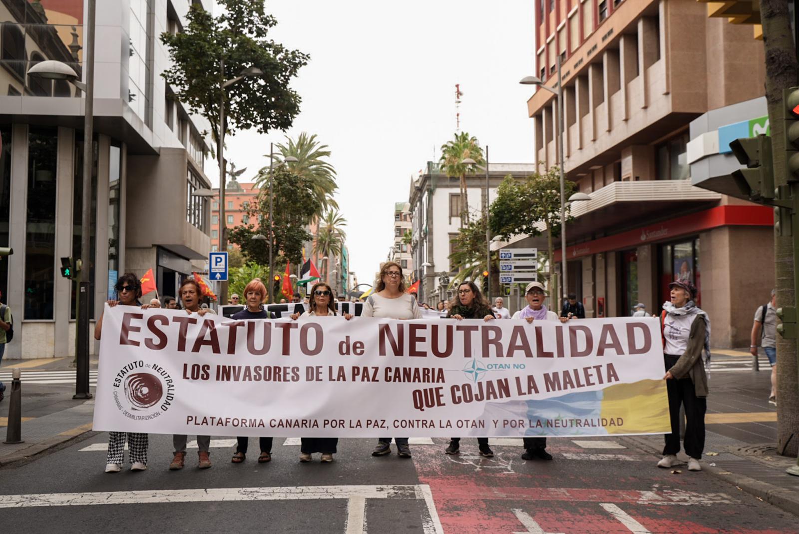 Manifestación antimilitarista en Las Palmas de Gran Canaria