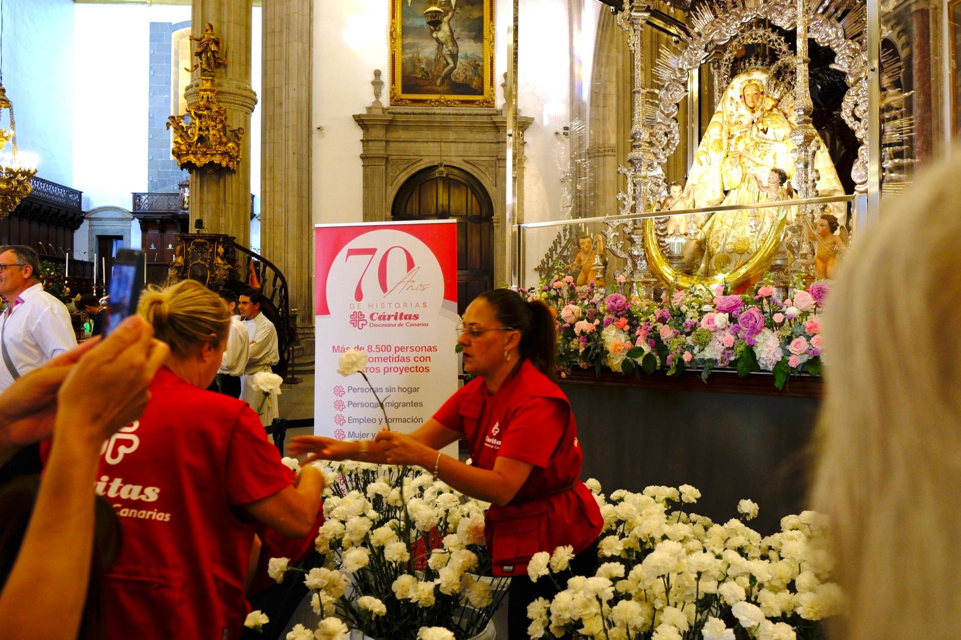 La catedral de Santa Ana acoge el 70 aniversario de Cáritas Diocesana de Canarias