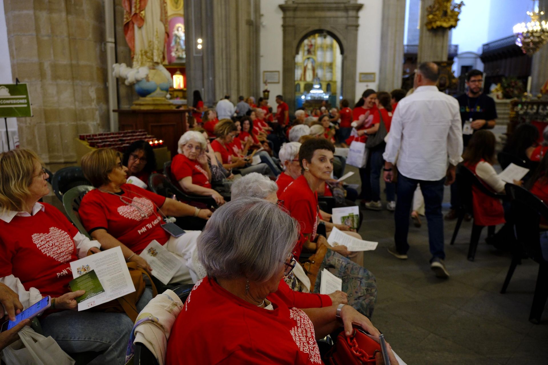 La catedral de Santa Ana acoge el 70 aniversario de Cáritas Diocesana de Canarias