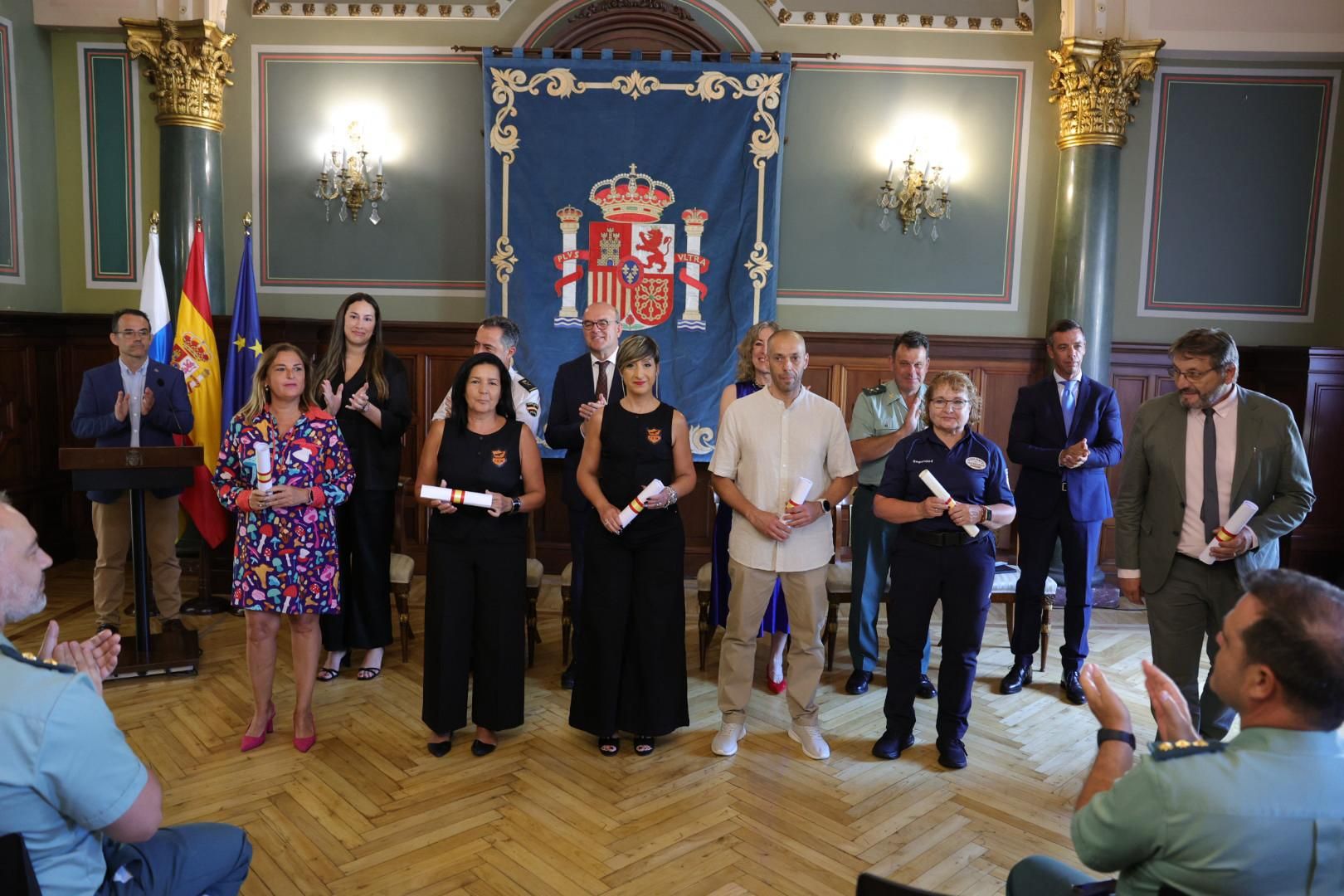 Entrega de distinciones por el Día de la Seguridad 