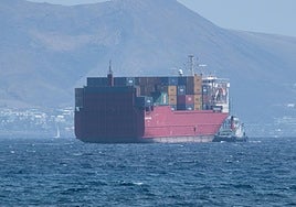 Imagen de la embarcación Canarias Express, asistido en aguas próximas a Lobos.