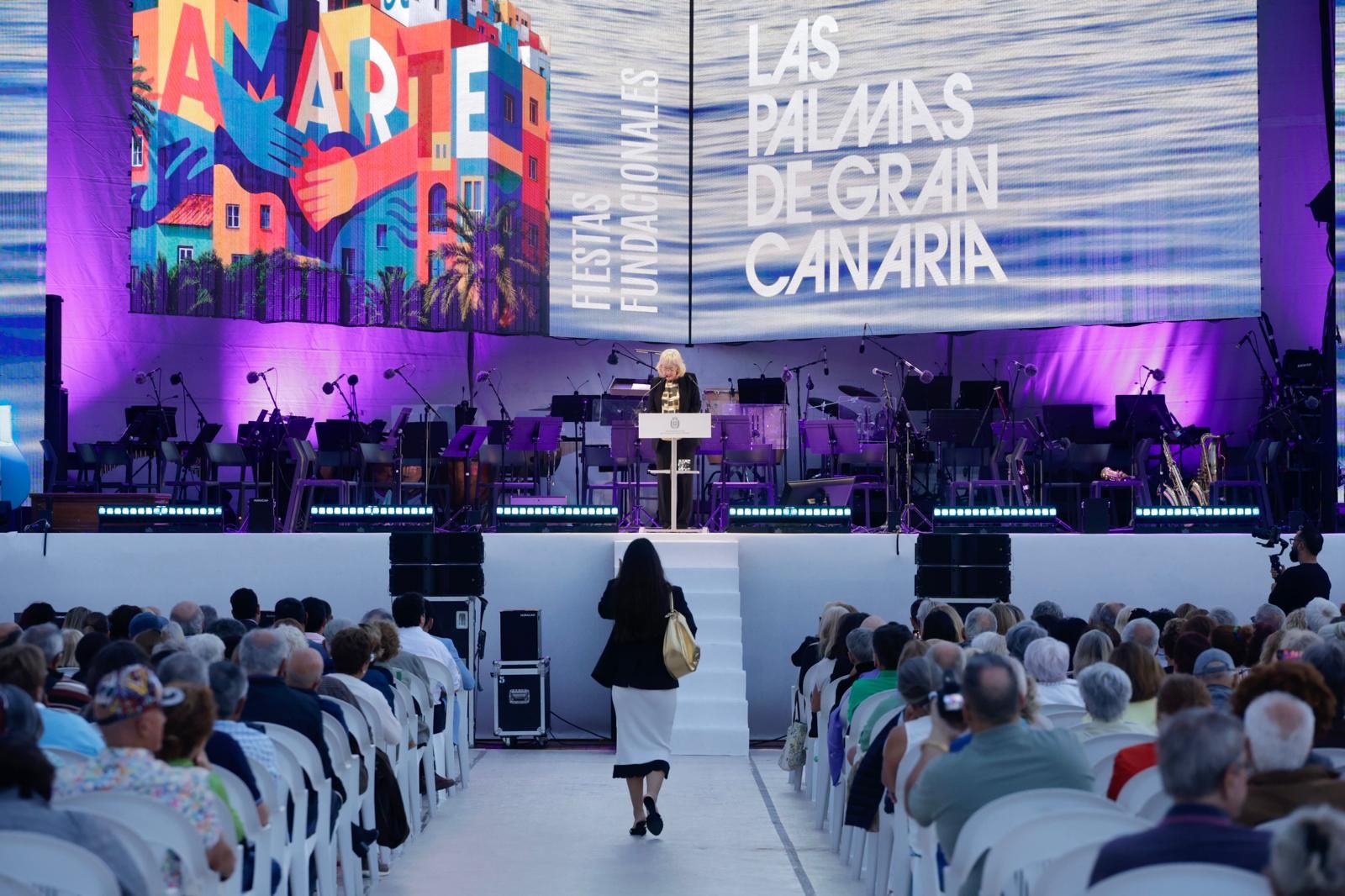 El pregón de Pepi Farray da inicio a las fiestas fundacionales de Las Palmas de Gran Canaria