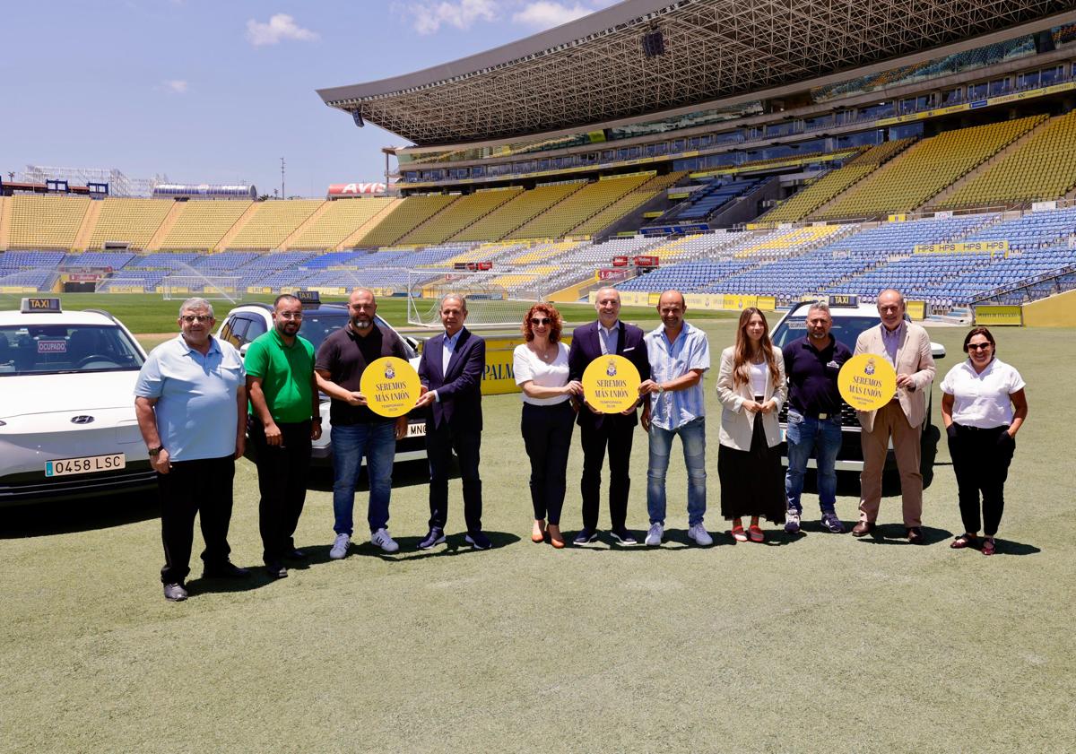 Imagen principal - Ramírez: «Estamos negociando con dos equipos por la venta de Moleiro»