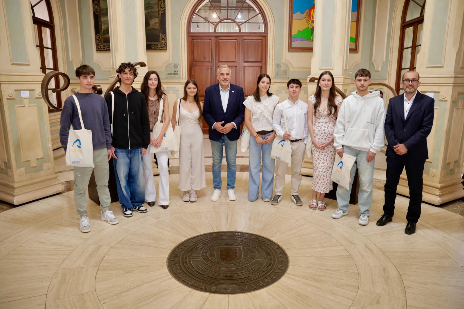 Recepción en la ULPGC de los alumnos con más nota en la Pau