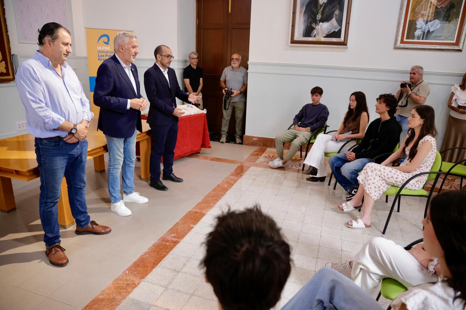 Recepción en la ULPGC de los alumnos con más nota en la Pau