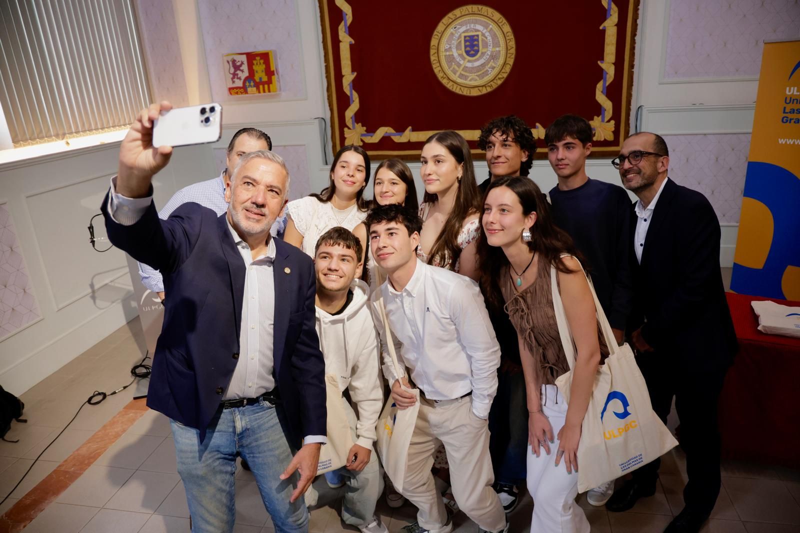 Recepción en la ULPGC de los alumnos con más nota en la Pau
