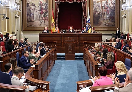 Imagen de archivo de una sesión en el Parlamento de Canarias.