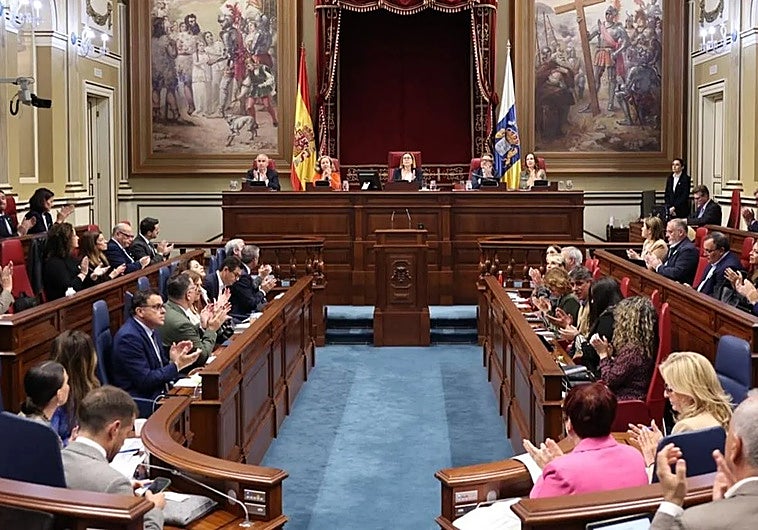 Imagen de archivo de una sesión en el Parlamento de Canarias.