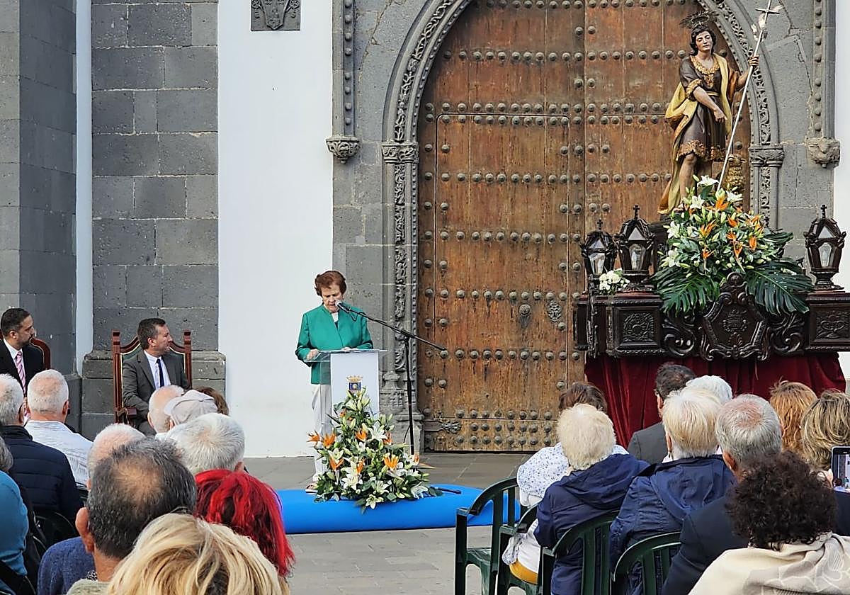 Esther Torres da el pistoletazo de salida a las fiestas de San Juan.
