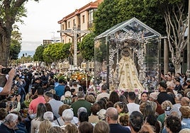 Bajada de la Virgen del Pino y el Cristo de San Juan de San Gregorio a la Iglesia de San Juan de Telde.