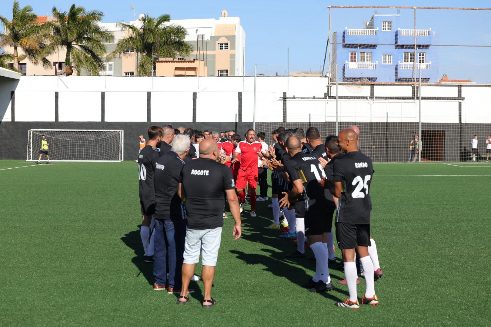 El tributo a los héroes del ascenso del Vecindario, en imágenes