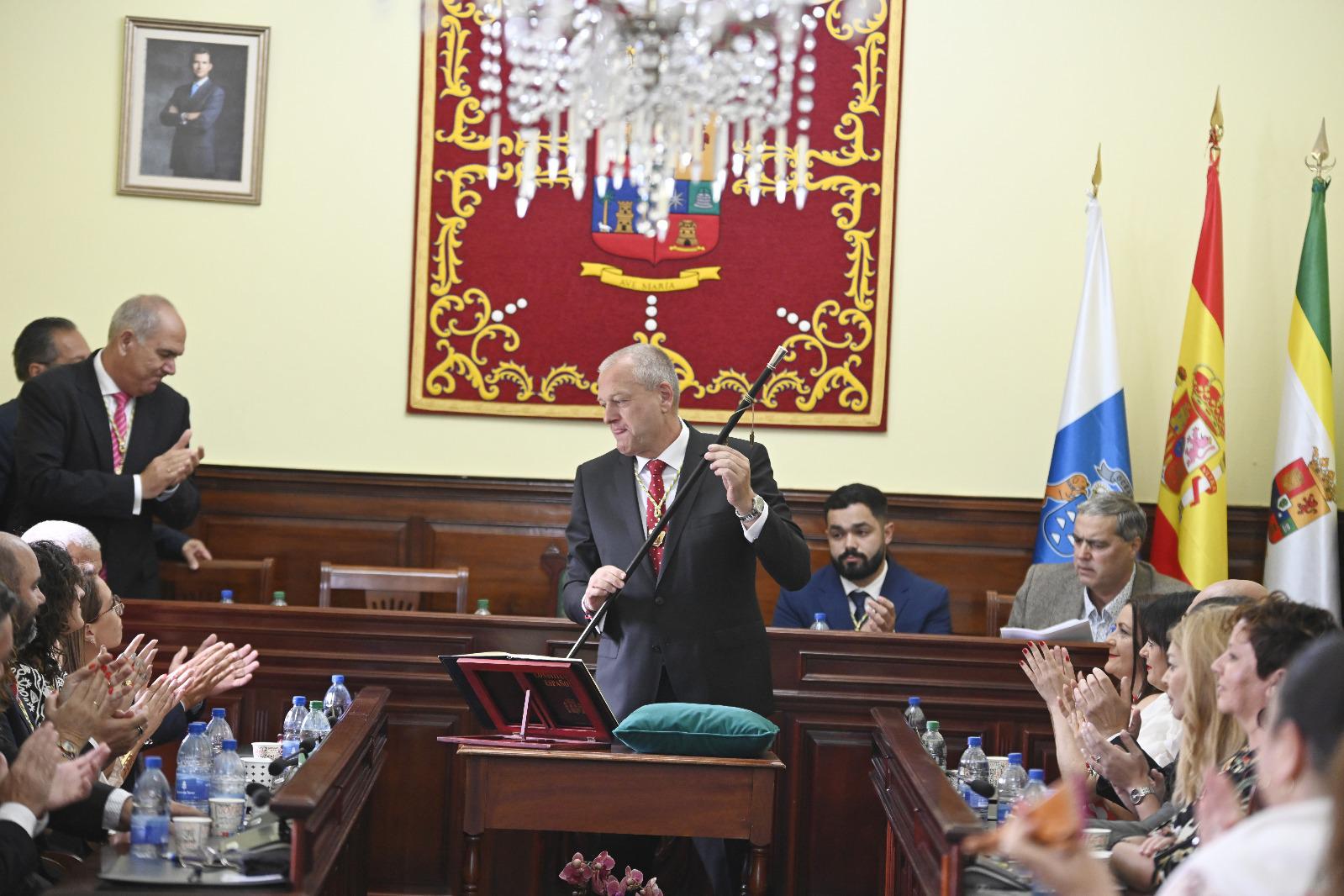 La toma de posesión de José Agustín Arencibia como alcalde de Teror, en imágenes