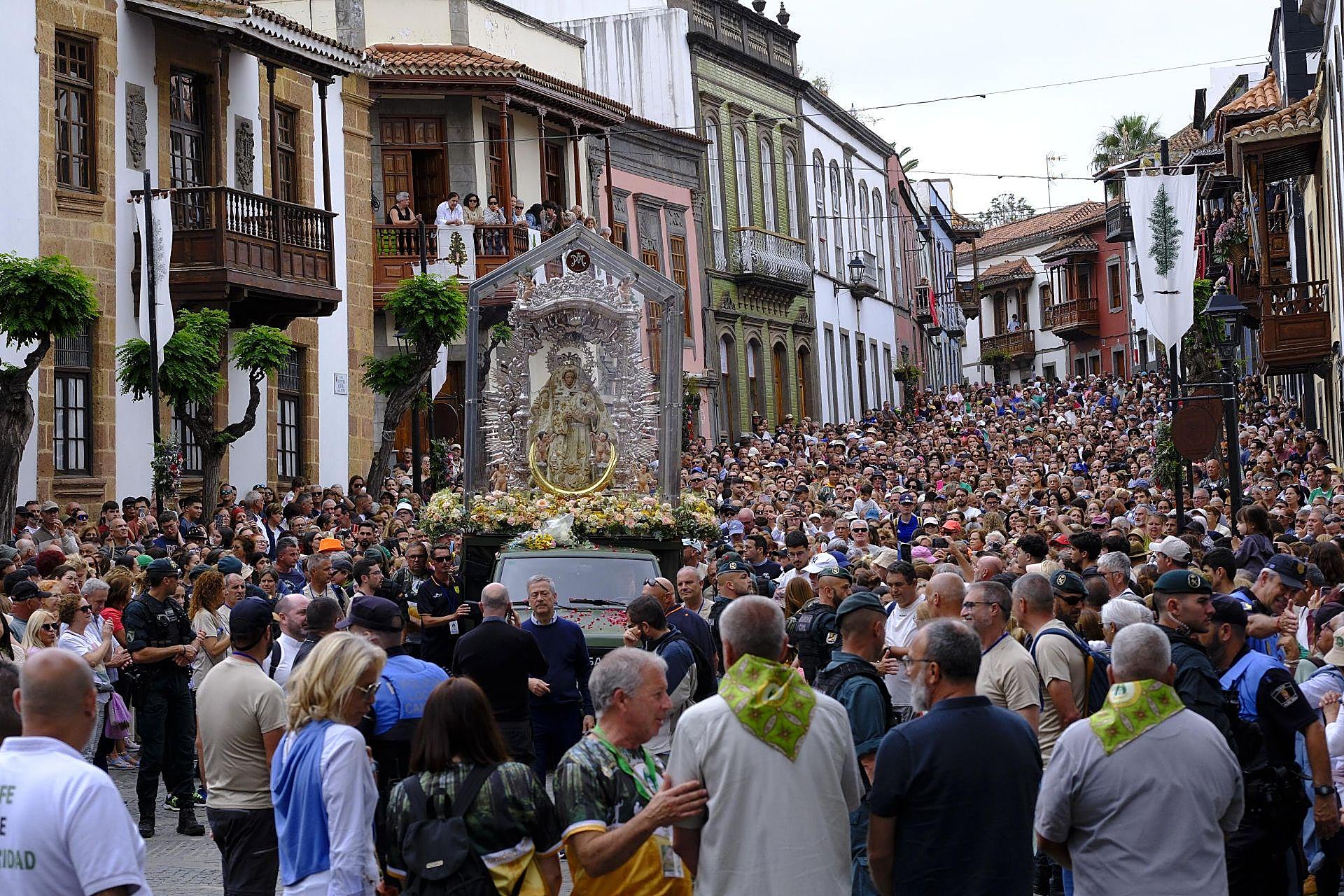 La subida de la Virgen del Pino 2025
