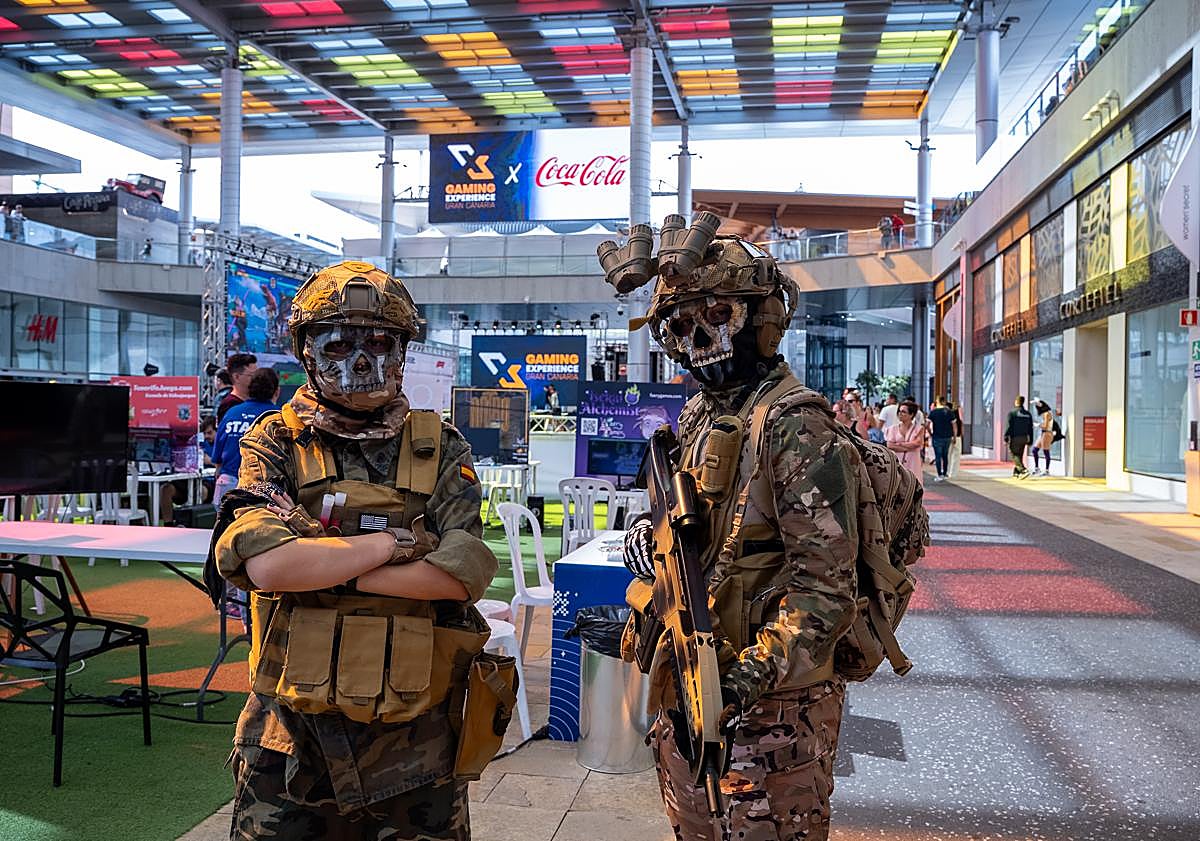 Imagen principal - Del videojuego a la pasarela: el cosplay conquista el Gaming Experience Gran Canaria