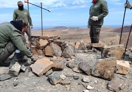 Bancos de piedra en el mirador de Sicasumbre