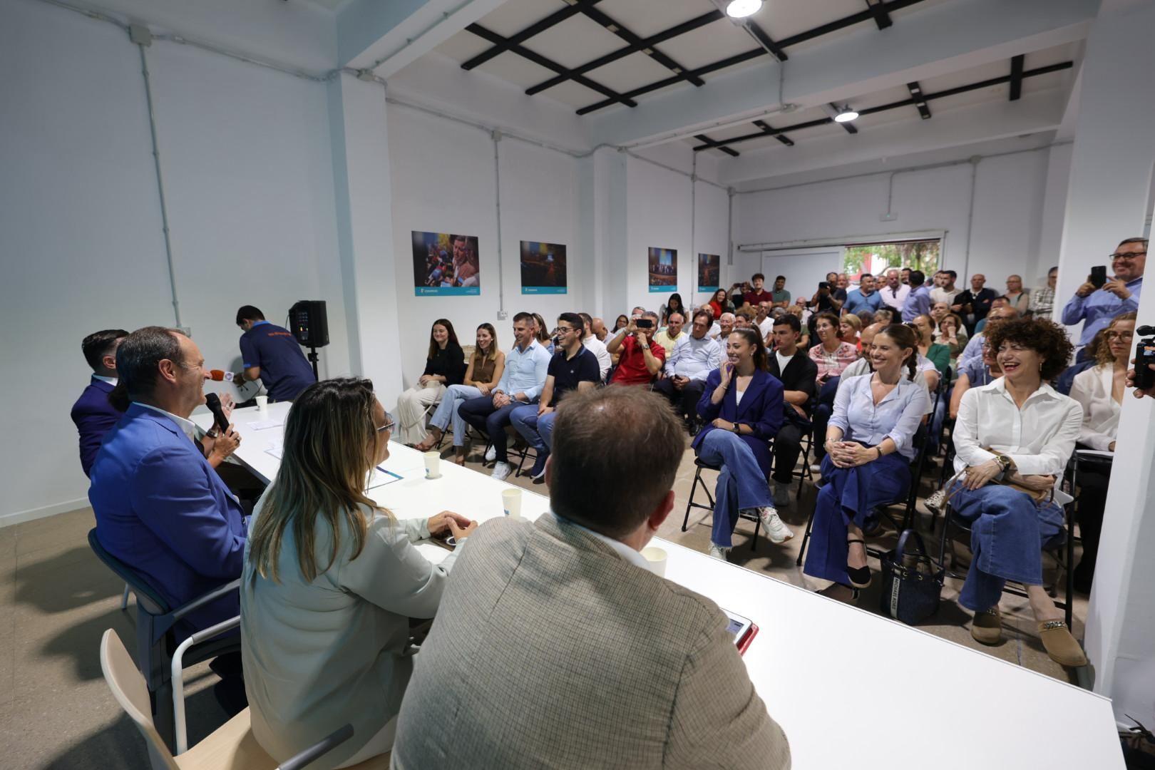 Inauguración de la sede de Primero Canarias