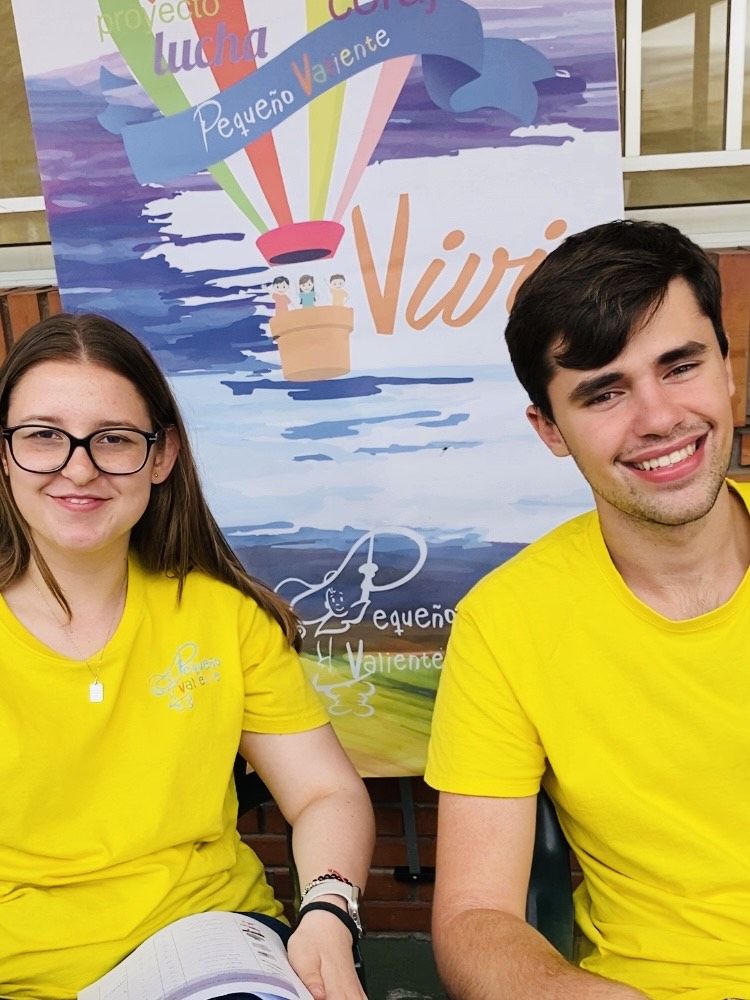 Imagen secundaria 2 - Atlantic School celebró este sábado su Fiesta de Fin de Curso y Mercadillo Solidario a favor de Pequeño Valiente