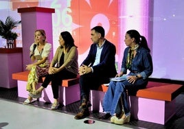 De izquierda a derecha, Elena Vicente, Carmen Luz Vargas, José Gilberto Moreno y Carmen Otero.