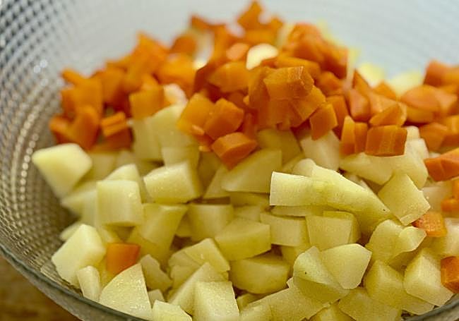 Cortamos las zanahorias