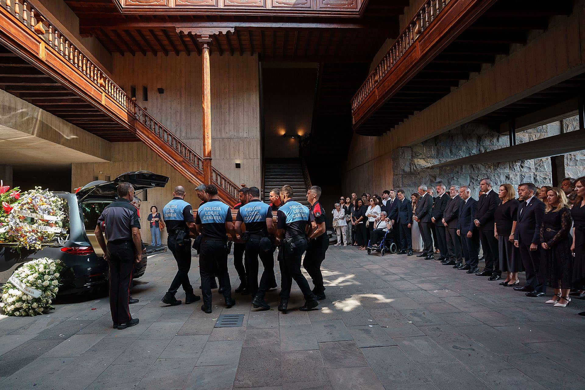 Canarias despide a Manuel Hermoso Rojas