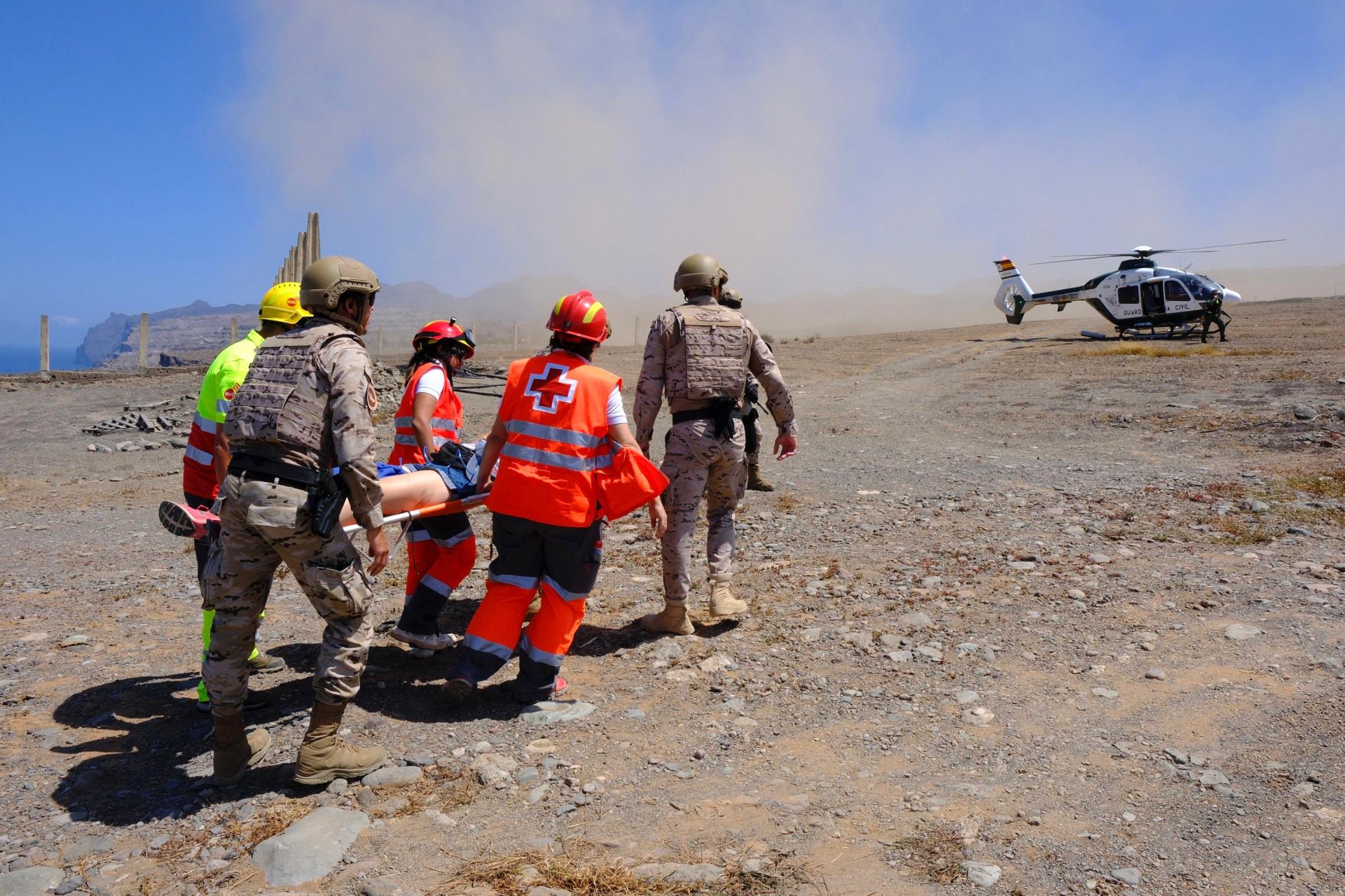 Mogán vive el simulacro de dos accidentes aéreos