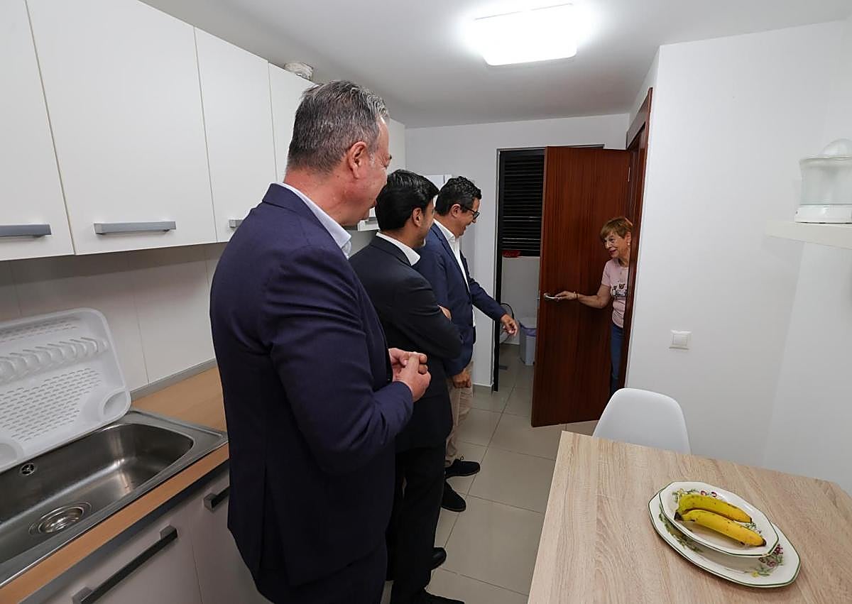 Imagen secundaria 1 - Detalles de la visita a las viviendas.