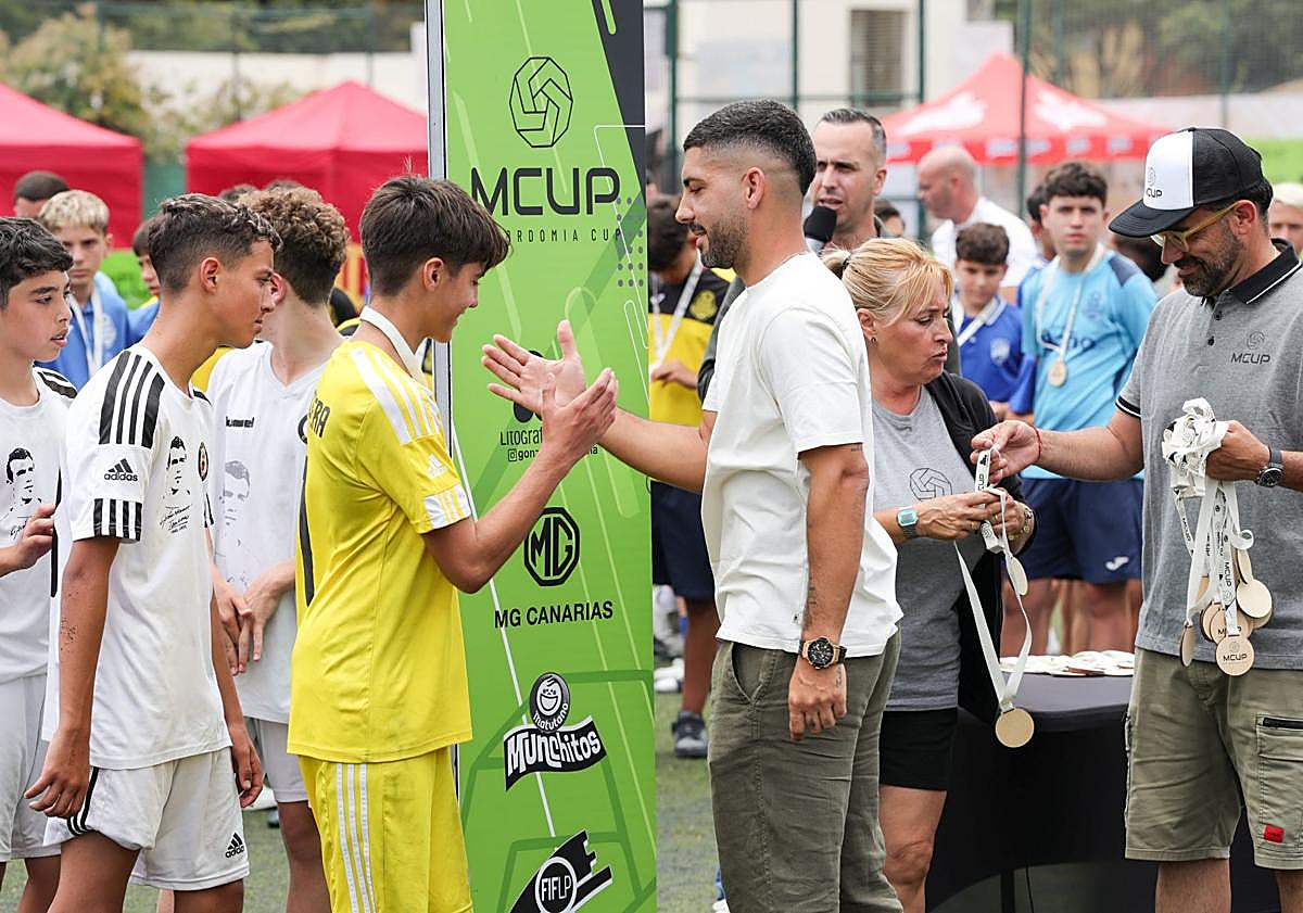 Imagen principal - El Acodetti A gana la segunda edición de La Mayordomía Cup