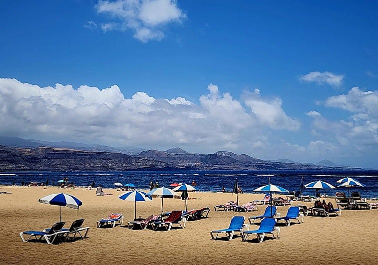 Imagen de la playa de Las Canteras este lunes.