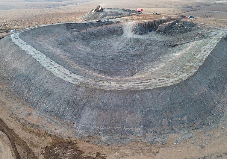 Presa de regulación en Tesejerague, incluida en la obra de modernización de regadíos en los municipios de Tuineje y Pájara.