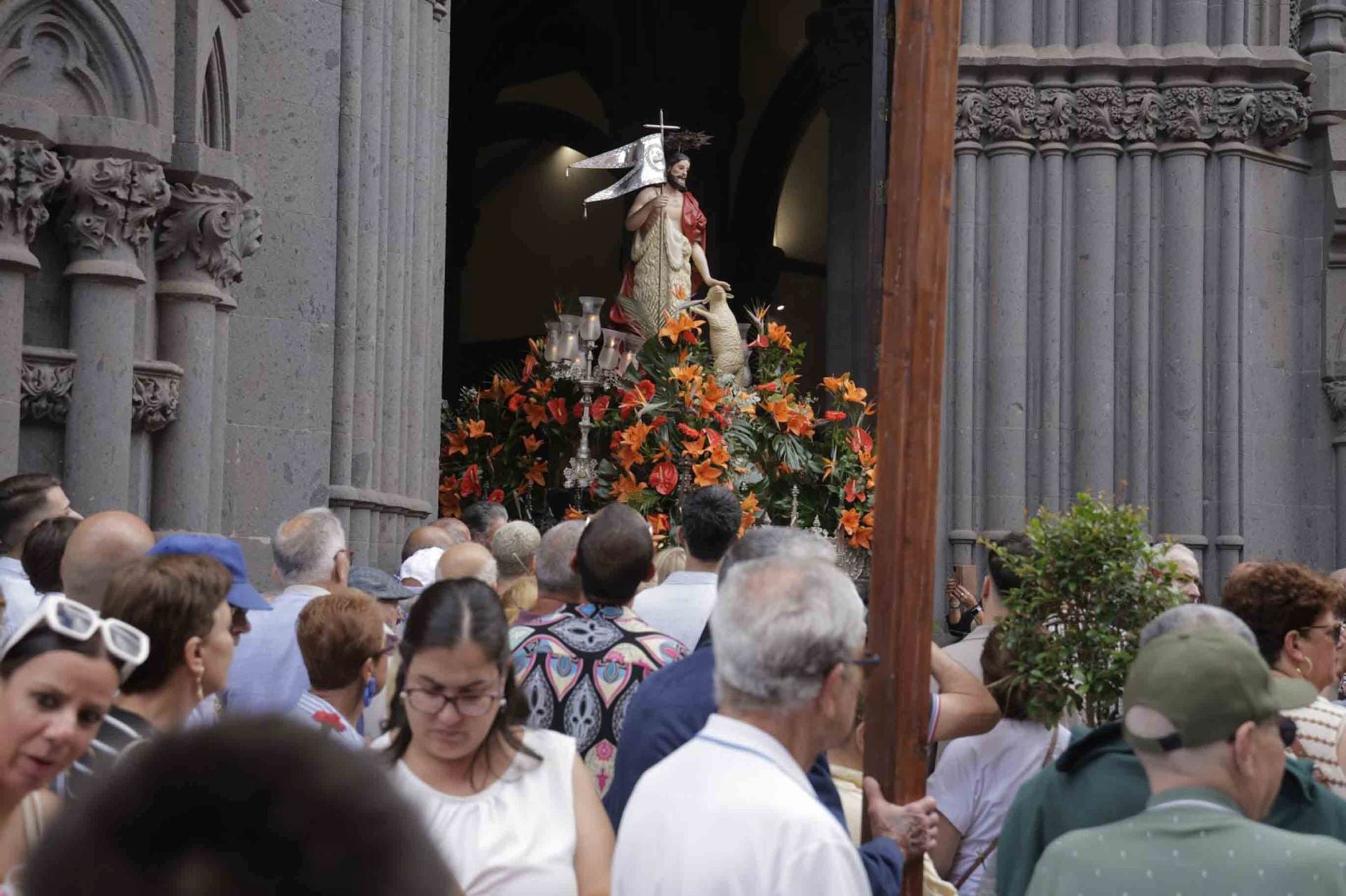 Imágenes de la Procesión de San Juan y de la Virgen del Rosario en Arucas