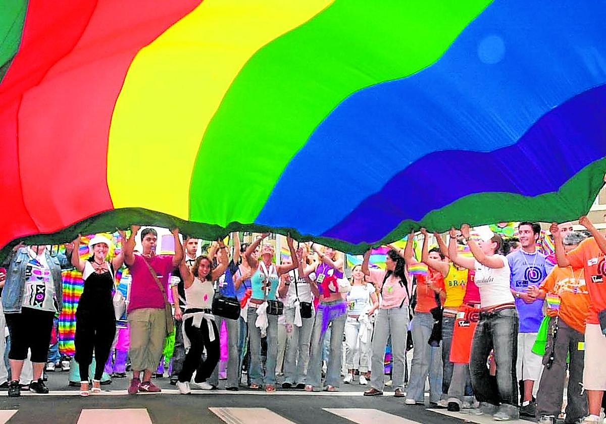 ¿Por qué no existe el mes del orgullo heterosexual?