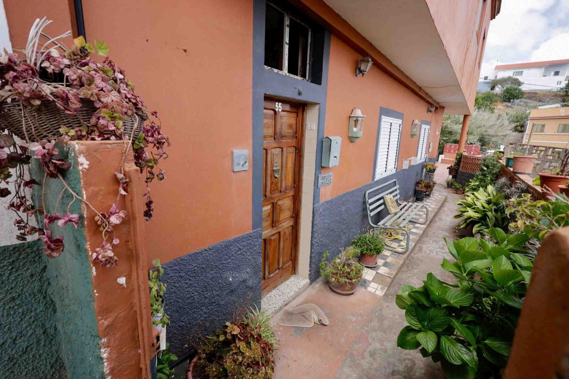 Firgas, de luto tras la muerte de un hombre apuñalado por su nieta