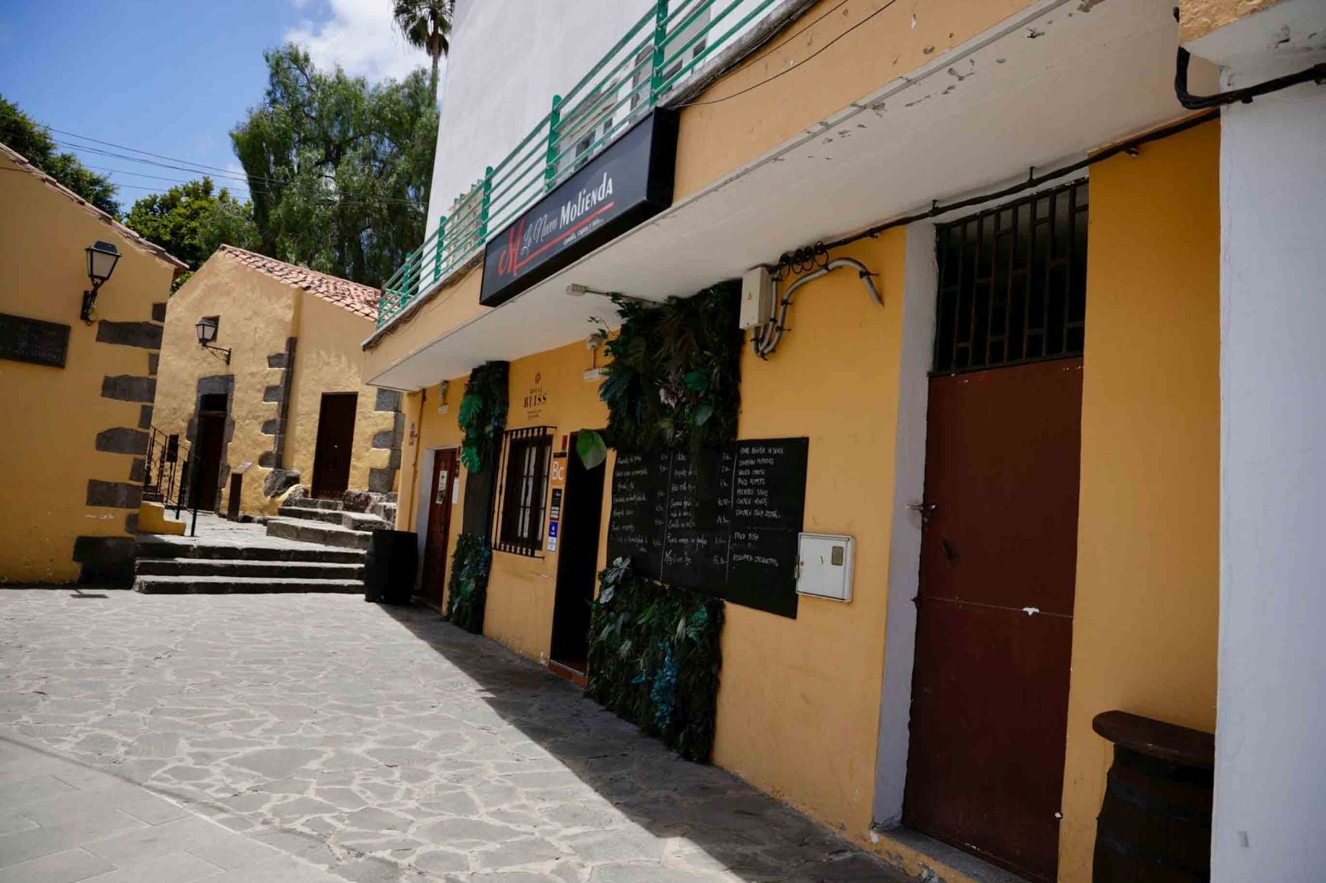 Firgas, de luto tras la muerte de un hombre apuñalado por su nieta