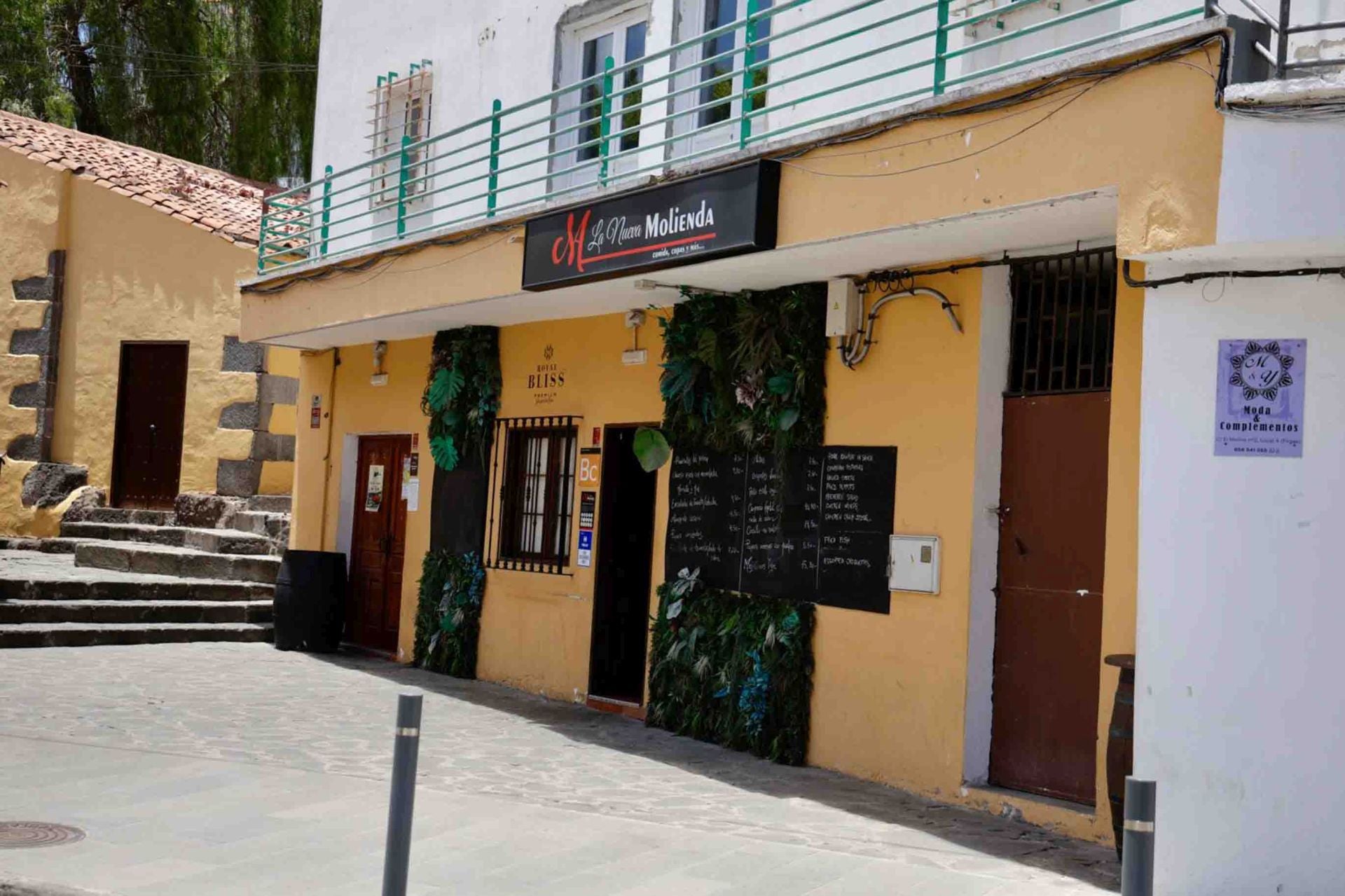 Firgas, de luto tras la muerte de un hombre apuñalado por su nieta