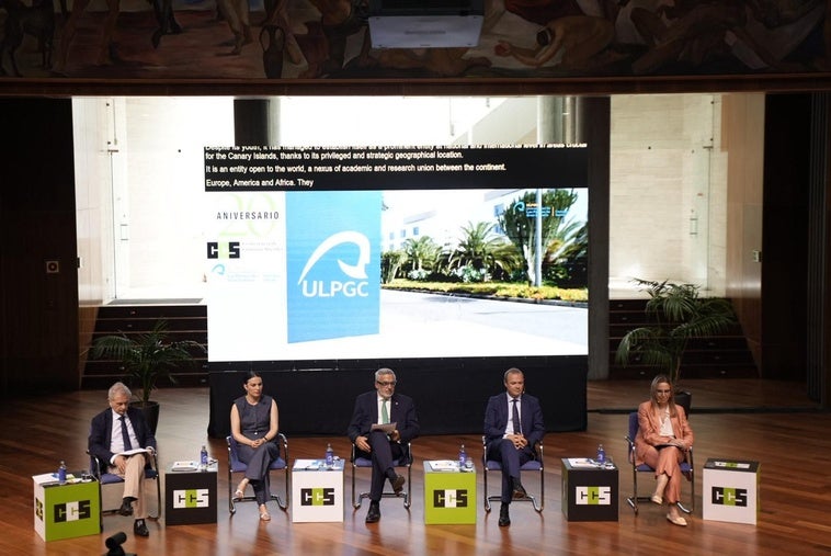 De izquierda a derecha, Antonio Abril, Migdalia Machín, Lluís Serra, Augusto Hidalgo y Ana Suárez.