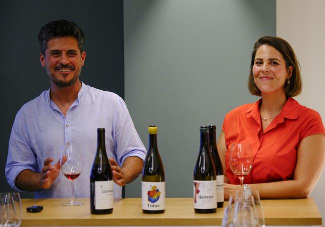 Carmelo y Alba durante la cata