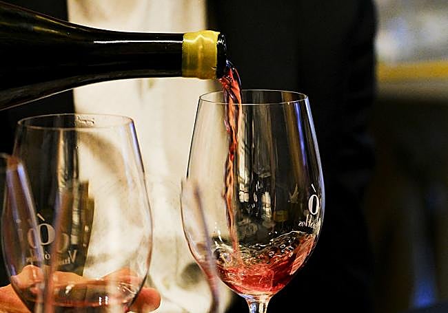 Uno de los servicios de la cata, Bien de Altura