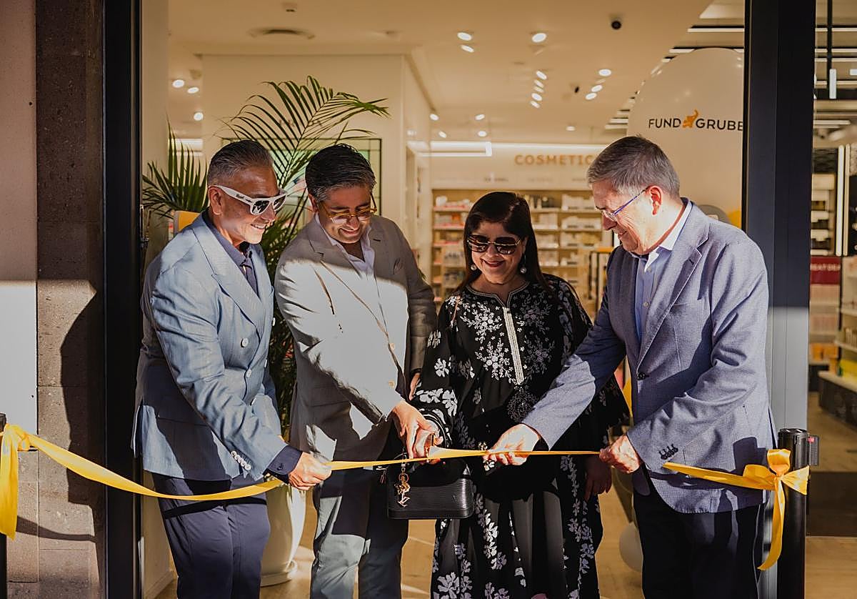 Imagen de la reapertura de su tienda en Boulevard el Faro en Maspalomas.