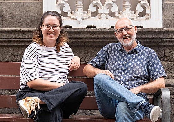 Gema Villarreal yVíctor Ramírez, en la víspera delDía del Orgullo.