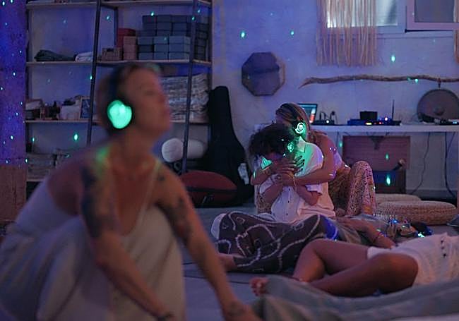 Taller Sensorial de Breathwork y Kundalini con auriculares 3D.