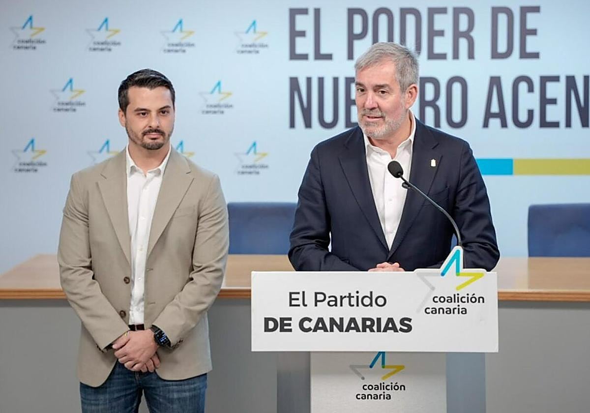 El secretario nacional de Organización de Coalición Canaria, David Toledo, junto al líder del partido, Fernando Clavijo.