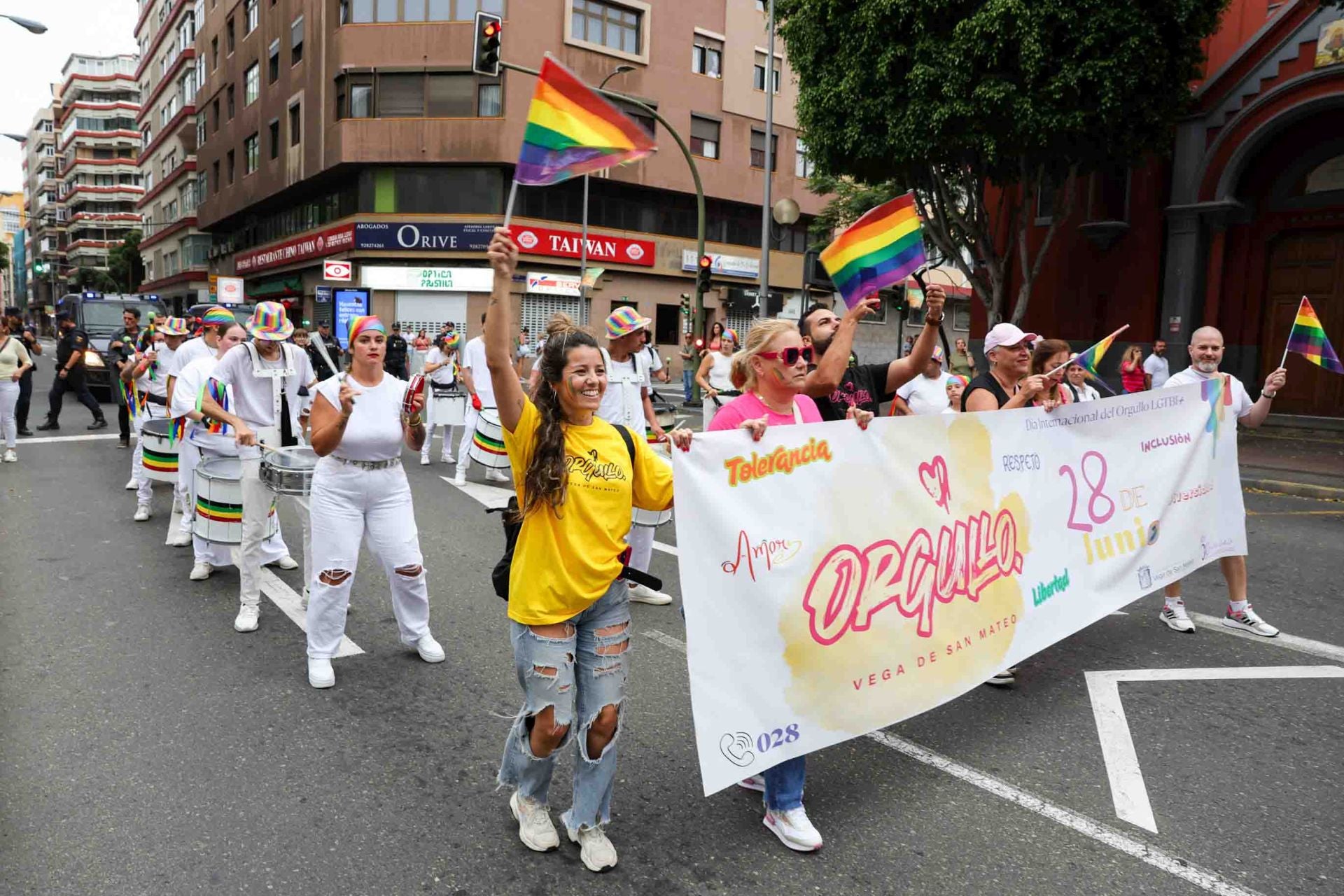 El Día del Orgullo toma las calles de la capital grancanaria