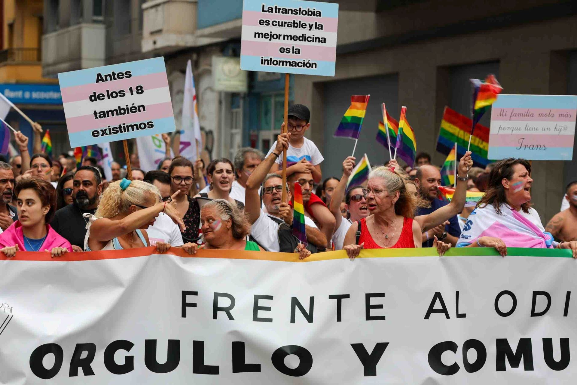 El Día del Orgullo toma las calles de la capital grancanaria