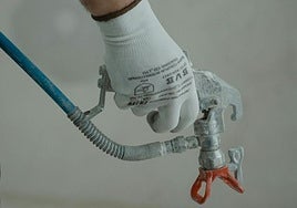 Imagen de archivo de un profesional de la fontanería.