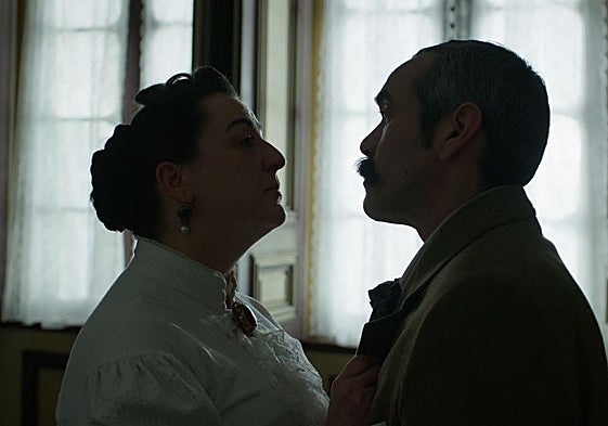 Lucía Veiga y Paco Déniz, en una secuencia de 'Mi ilustrísimo amigo'.