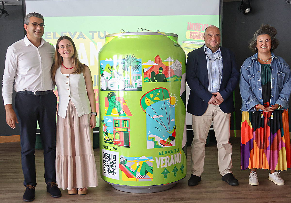 Sergio Herrera Santana, director Industrial de Ahembo; Clara Barroso, responsable de marca de PepsiCo, Jorge Escuder Martín, vicepresidente regional de Asinca; e Ida Vega, directora de Marketing, Trade y Comunicación de Ahembo.