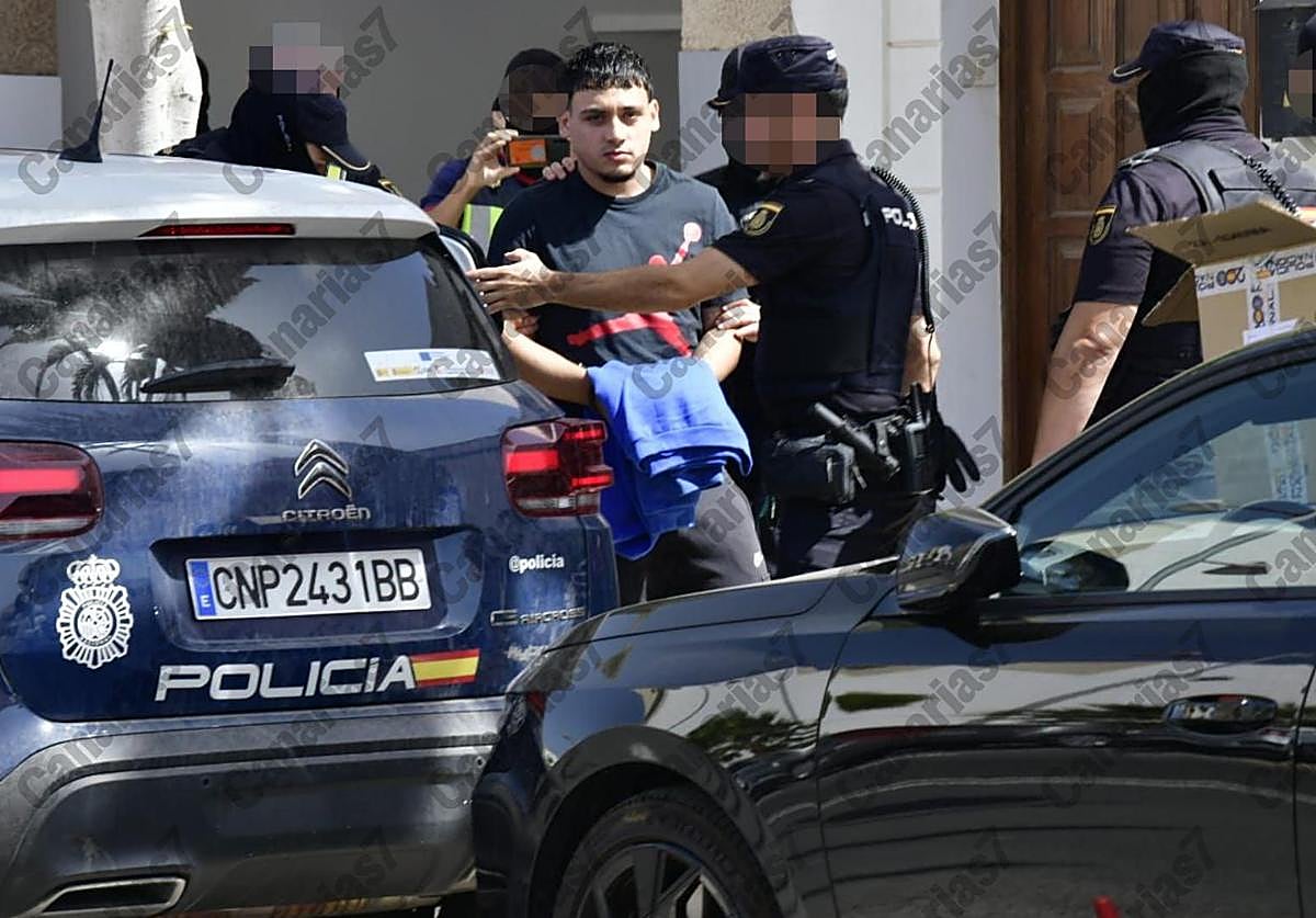 El hacker que filtró datos de Pedro Sánchez es solo un estudiante de informática de Arinaga de 19 años