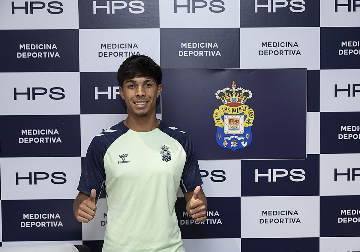 Imagen principal - HPS da inicio a los reconocimientos médicos de los jugadores de la UD Las Palmas