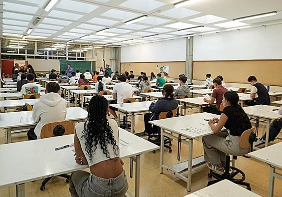 La PAU extraordinaria da comienzo en Canarias: así se vivió la jornada en imágenes